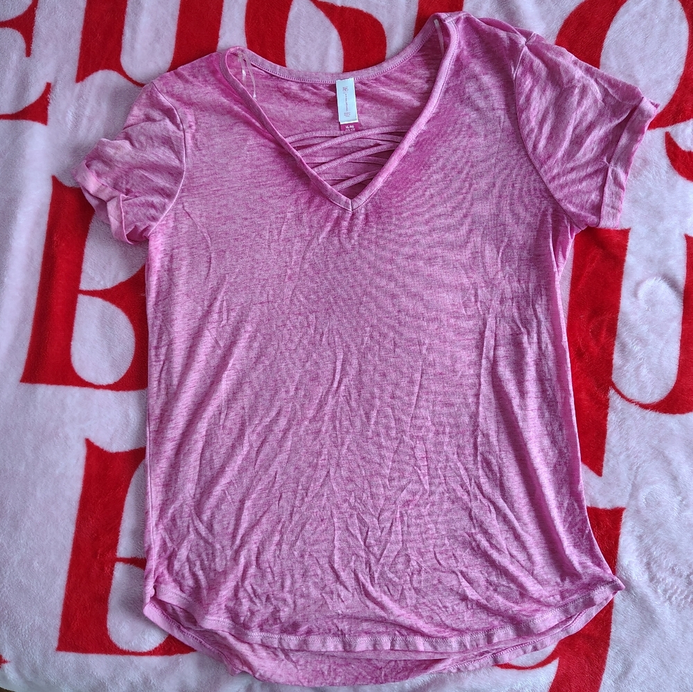 No Boundaries Light Pink V-Neck Short Sleeve Tee